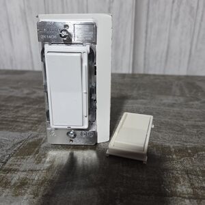 LEVITON decora with Slide Bar Rocker Dimmer